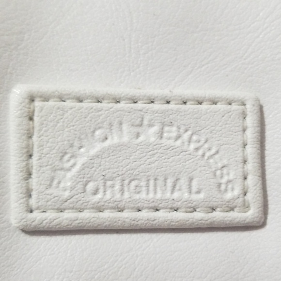 Backpack - Picture 2 of 6